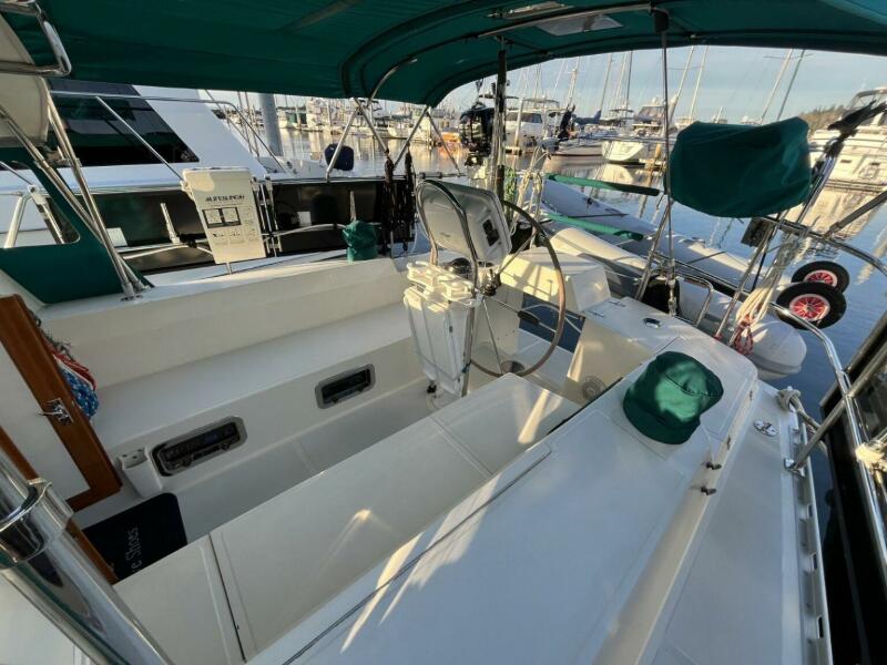 44' 2000 Outbound 44