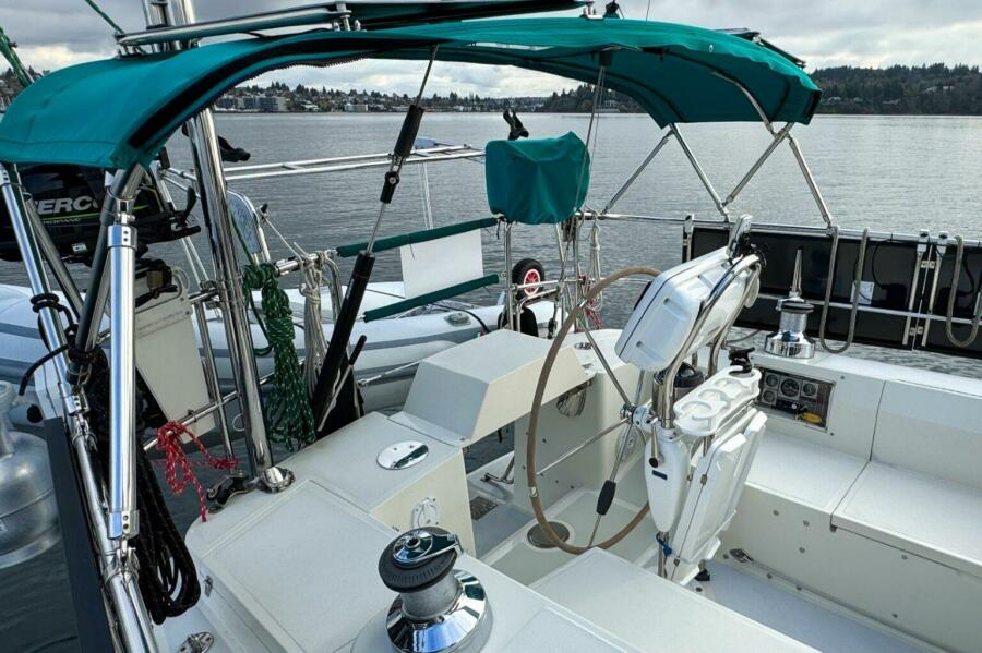 44' 2000 Outbound 44