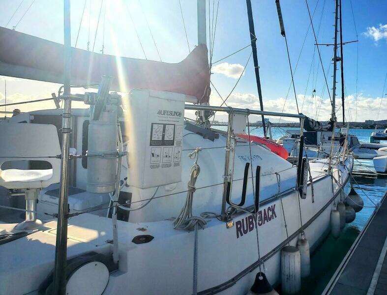 35ft Beneteau Yacht For Sale