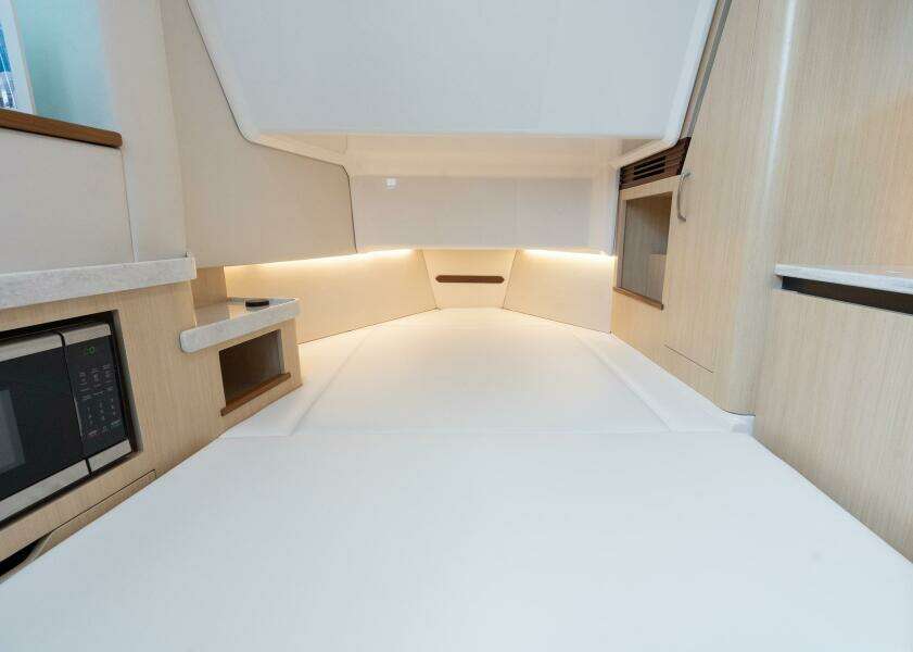 34ft Regal Yacht For Sale