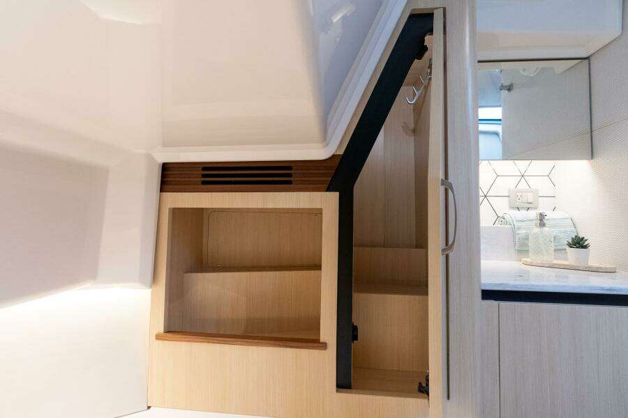 34ft Regal Yacht For Sale