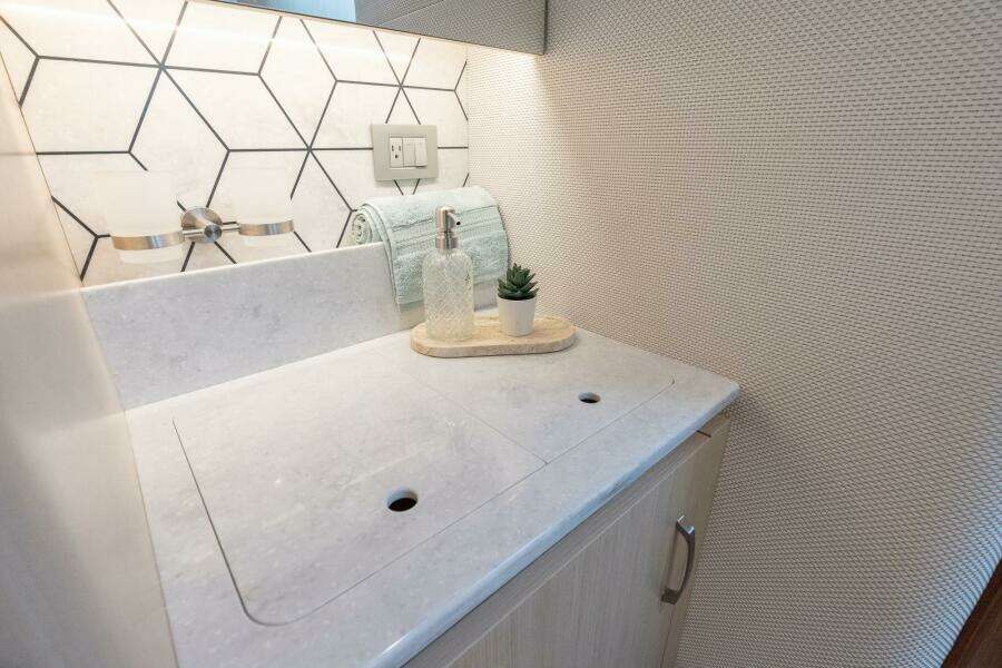 34ft Regal Yacht For Sale