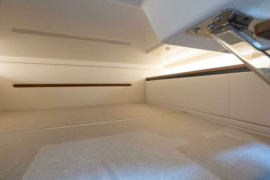 34ft Regal Yacht For Sale