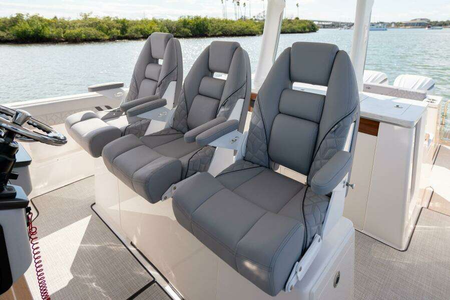 34ft Regal Yacht For Sale