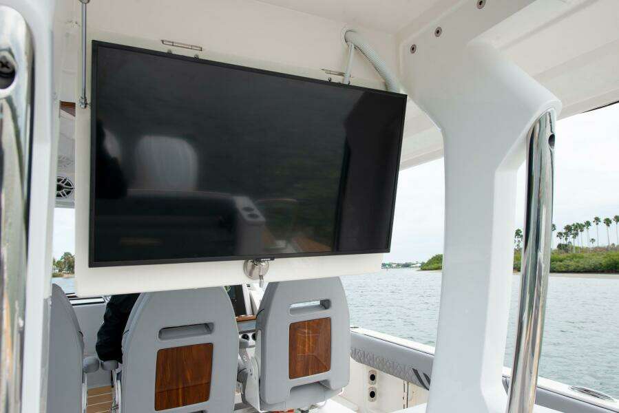 34ft Regal Yacht For Sale