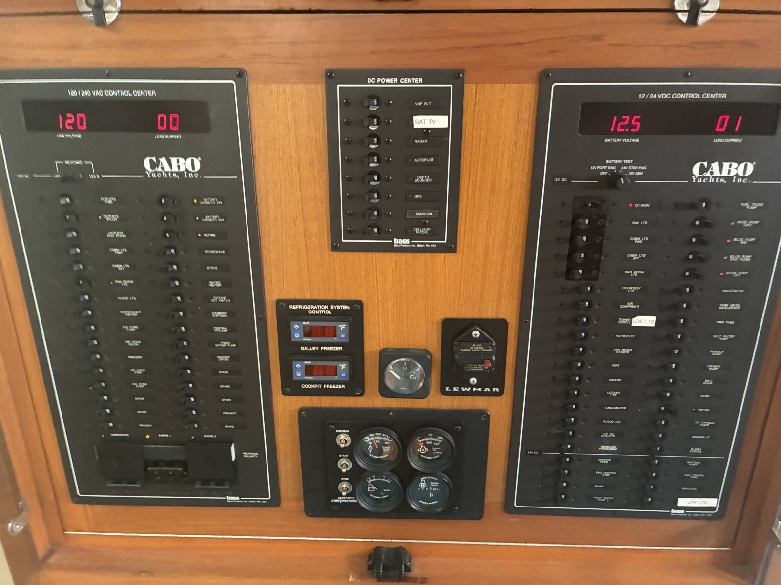 2000 Cabo Express 45