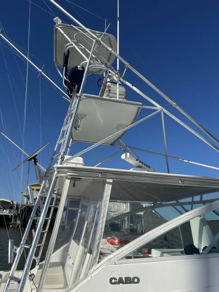 45' 2000 Cabo 45 Express