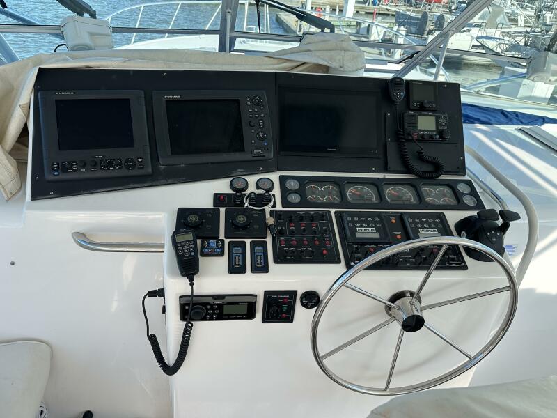 45' 2000 Cabo 45 Express