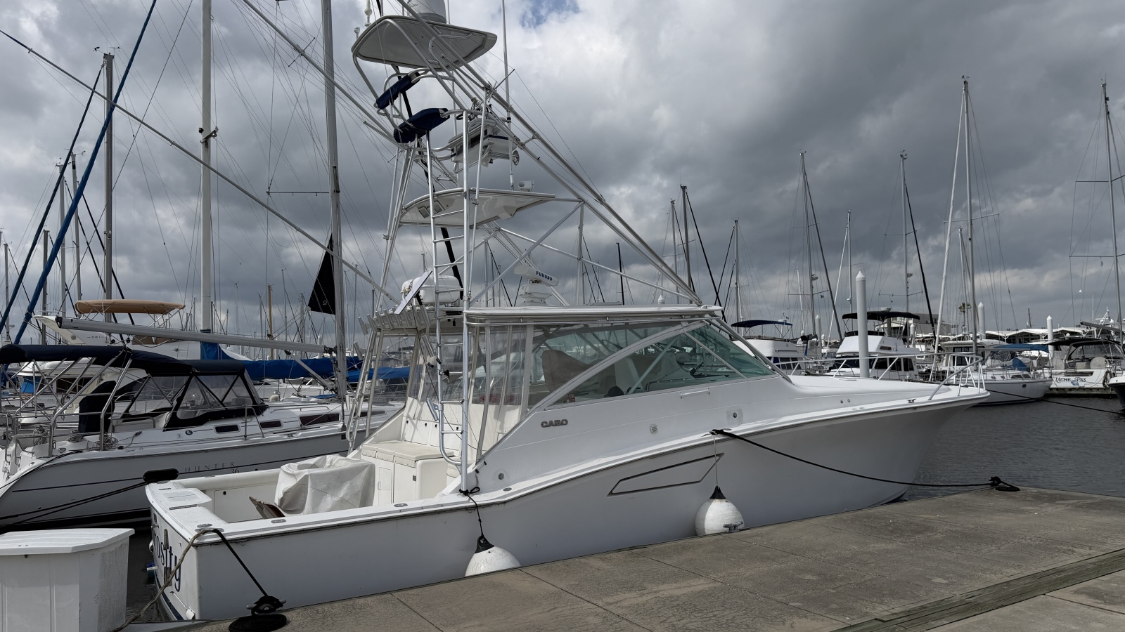 45' 2000 Cabo 45 Express