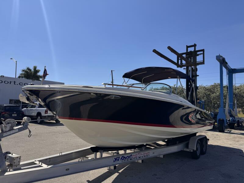 30' 2019 Chris-Craft 