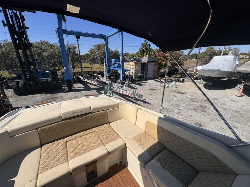 30' 2019 Chris-Craft 