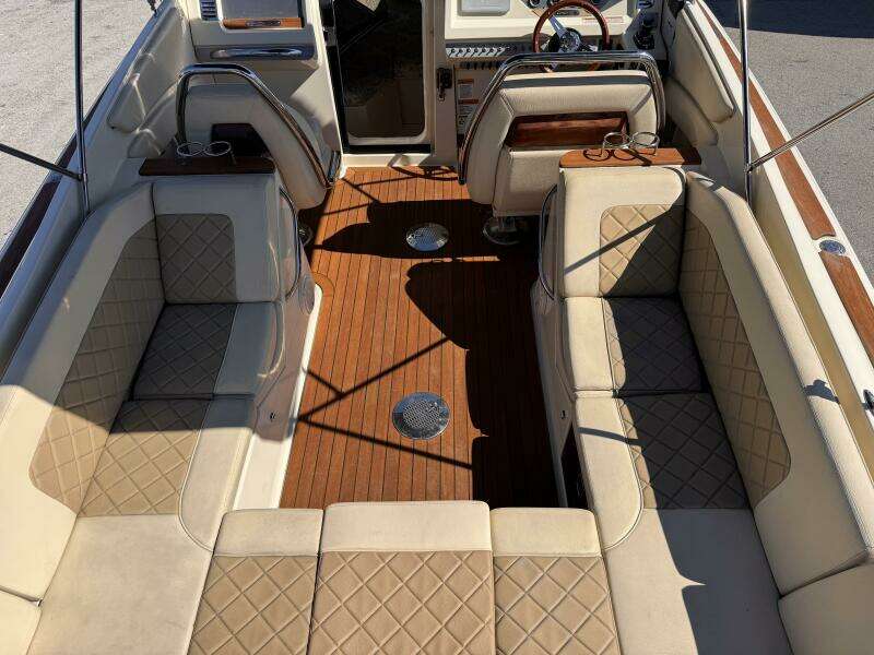 30ft Chris Craft Yacht For Sale