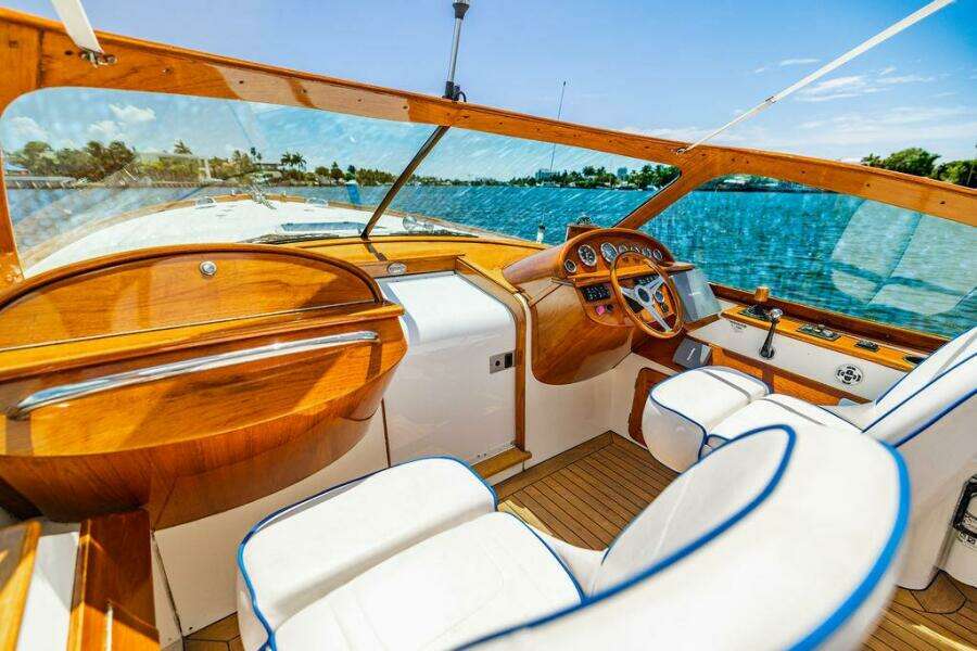 Tira Bella 30ft Hinckley Yacht For Sale