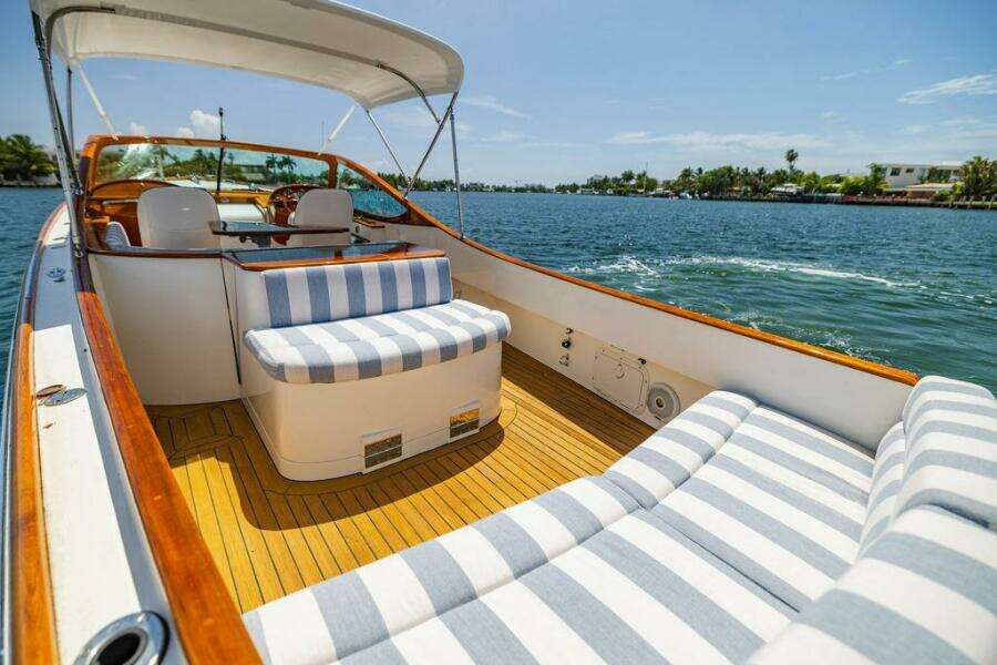 Tira Bella 30ft Hinckley Yacht For Sale