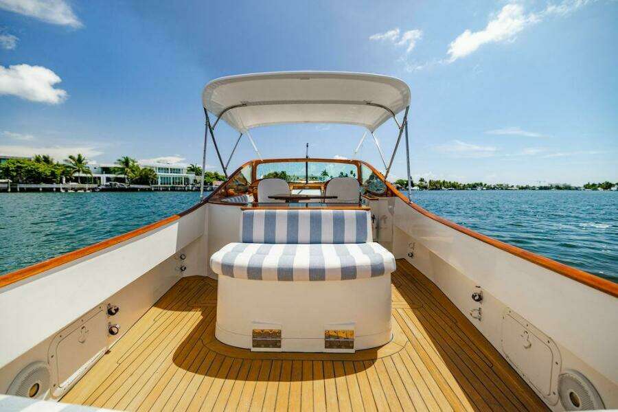 Tira Bella 30ft Hinckley Yacht For Sale
