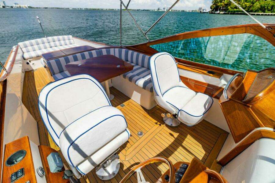 Tira Bella 30ft Hinckley Yacht For Sale