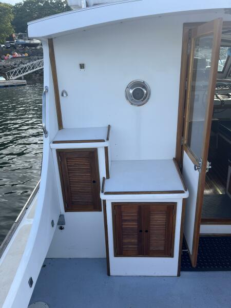 38' 1986 Wilbur Flybridge Cruiser