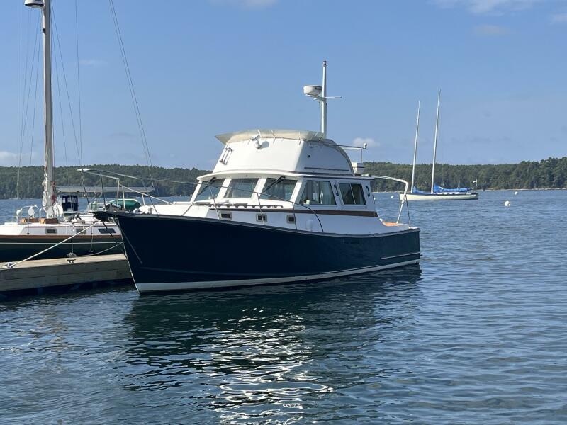 38' 1986 Wilbur Flybridge Cruiser