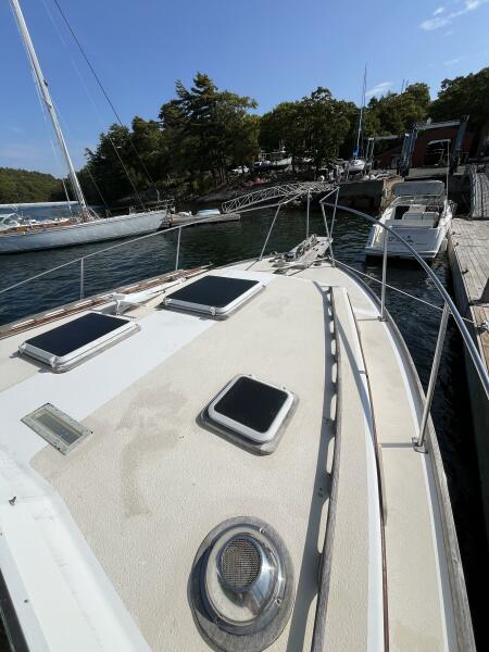 38' 1986 Wilbur Flybridge Cruiser