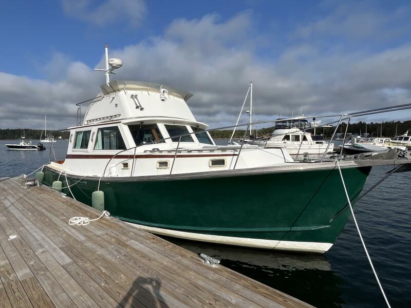 38' 1986 Wilbur Flybridge Cruiser