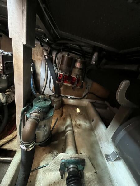 38' 1986 Wilbur Flybridge Cruiser