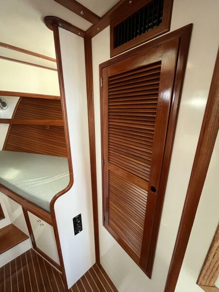 38' 1986 Wilbur Flybridge Cruiser