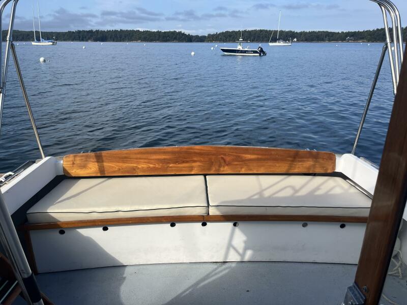 38' 1986 Wilbur Flybridge Cruiser