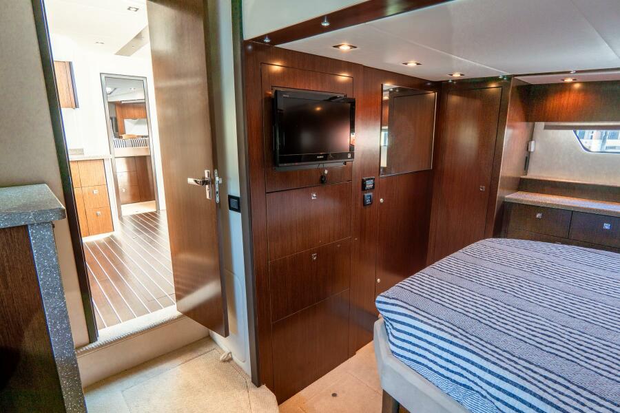 48' 2013 Cruisers Yachts 48 Cantius