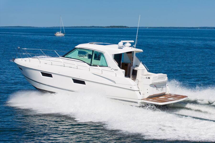 48' 2013 Cruisers Yachts 48 Cantius