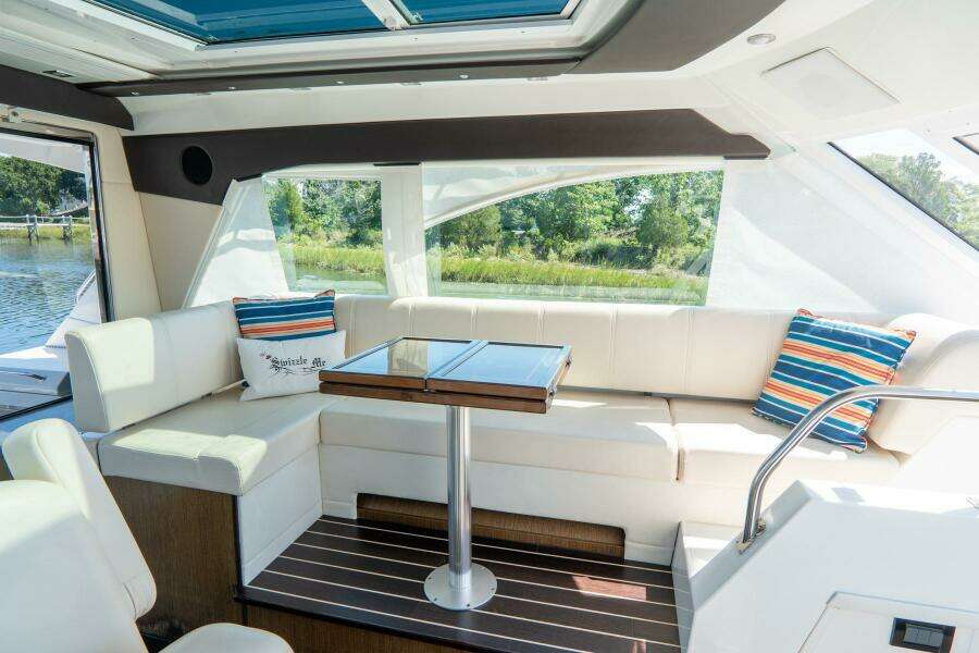 Cruiser Yachts 48   EPIC (33)