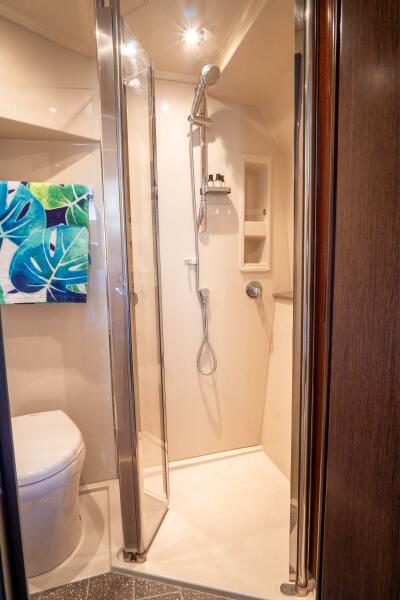 48' 2013 Cruisers Yachts 48 Cantius