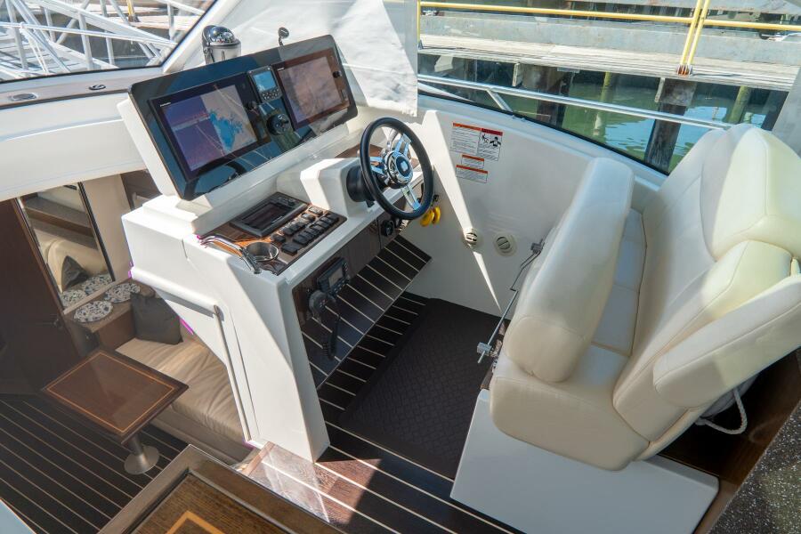 48' 2013 Cruisers Yachts 48 Cantius