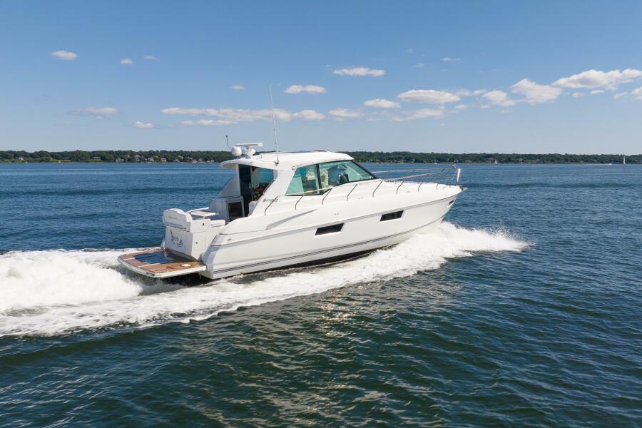 48' 2013 Cruisers Yachts 48 Cantius