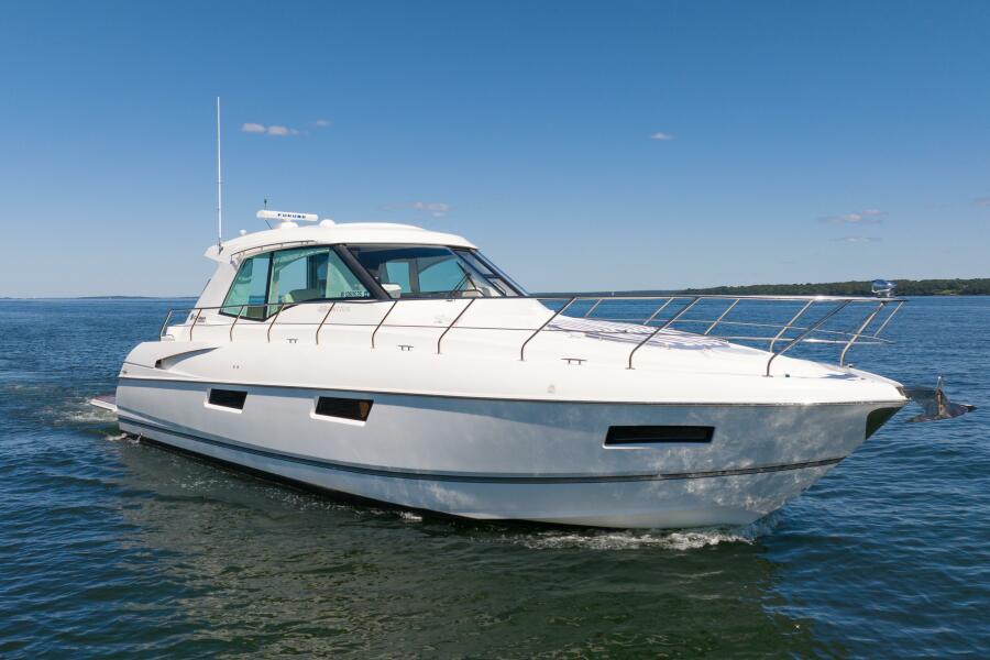 48' 2013 Cruisers Yachts 48 Cantius