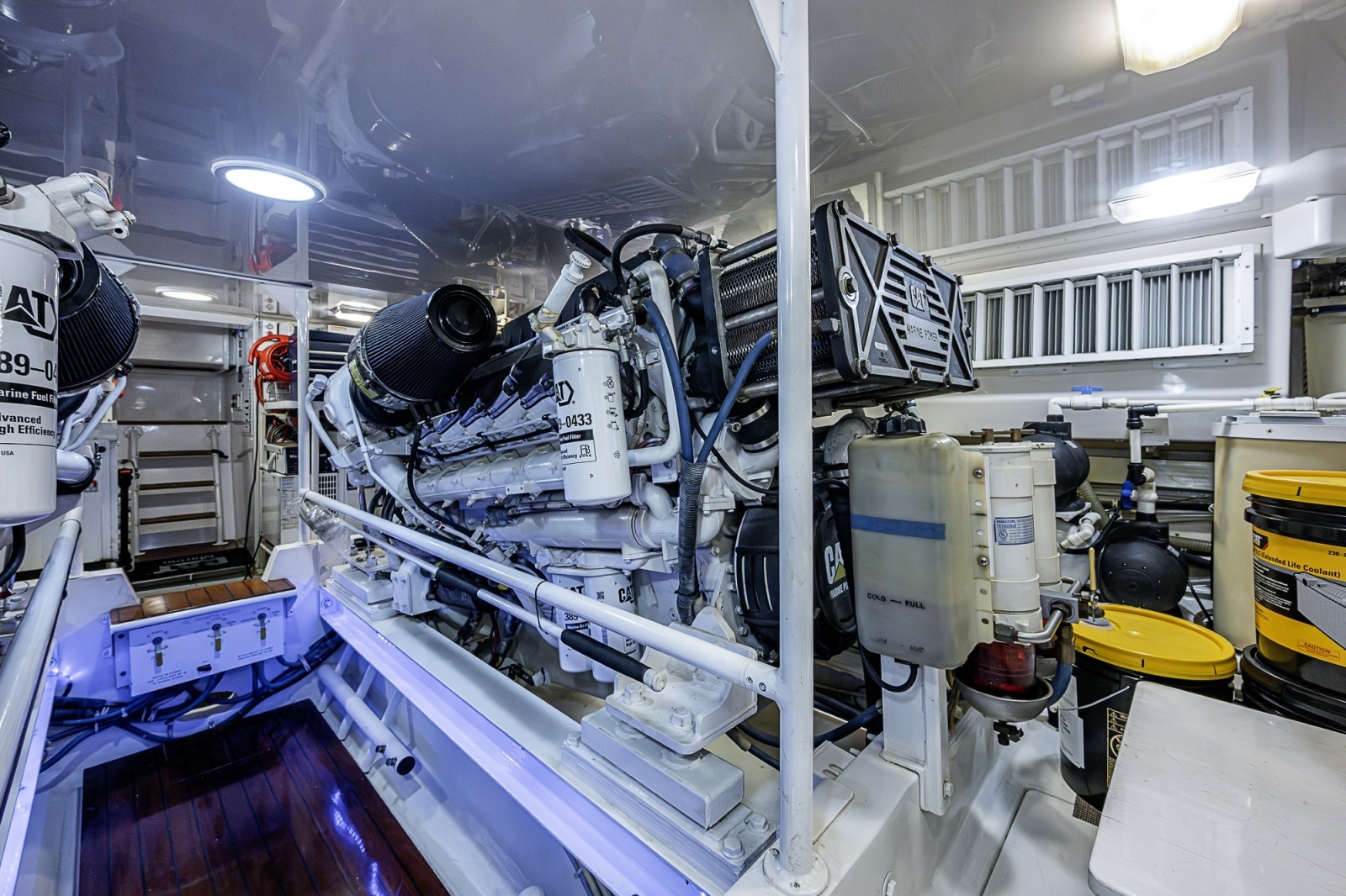 Viking 64 BIG BLUE - Engine Room