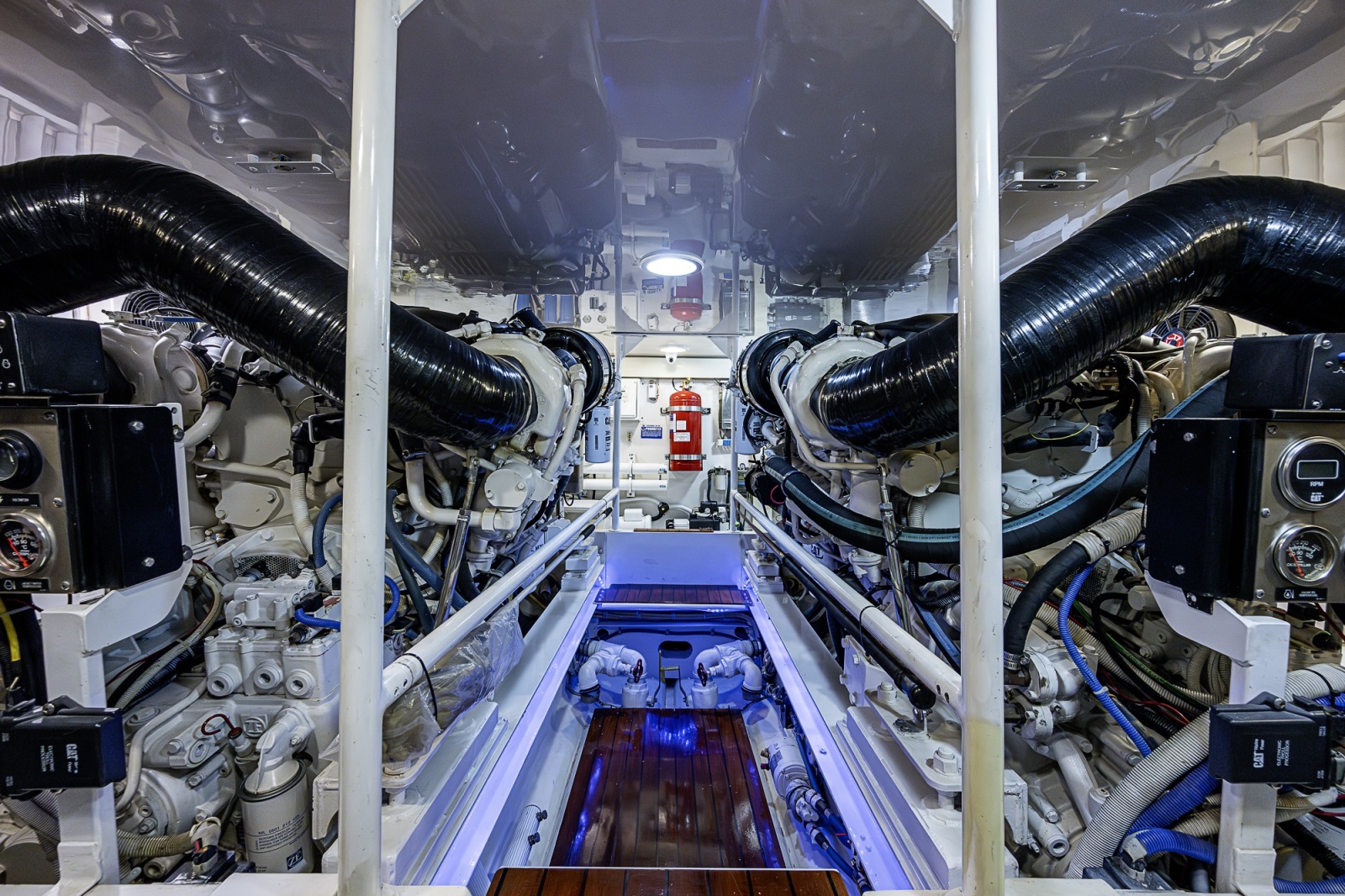 Viking 64 BIG BLUE - Engine Room