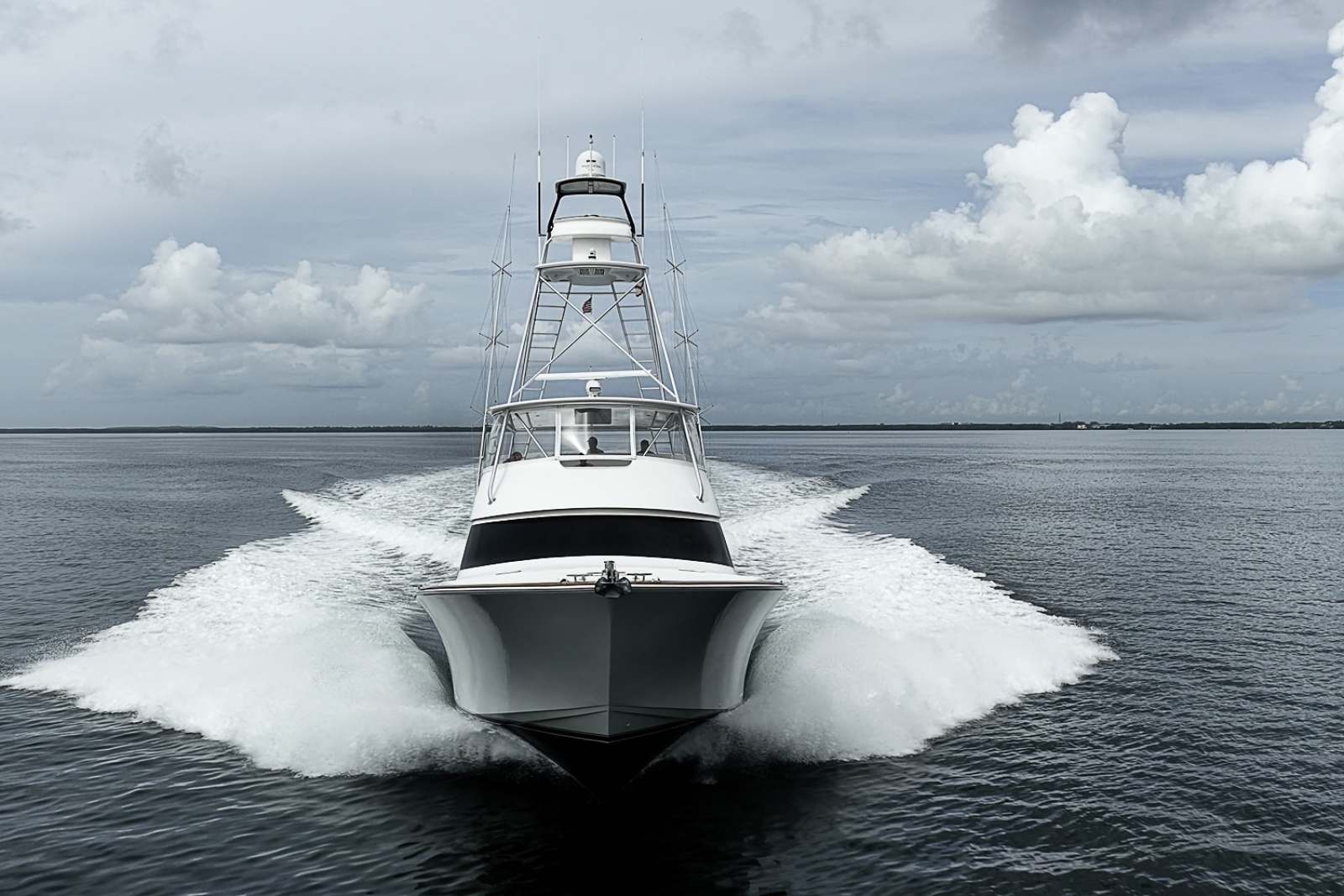 Viking 64 BIG BLUE - Running
