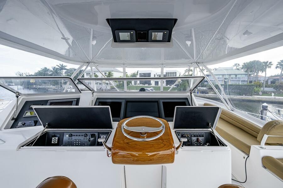 64' 2007 Viking Convertible