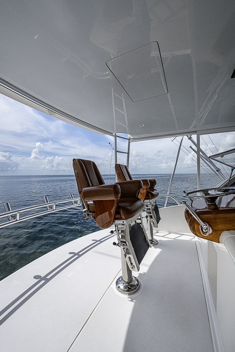 Viking 64 BIG BLUE - Flybridge Helm