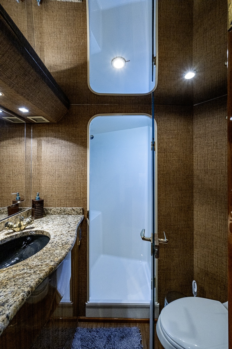 Viking 64 BIG BLUE - Master Stateroom Ensuite Head