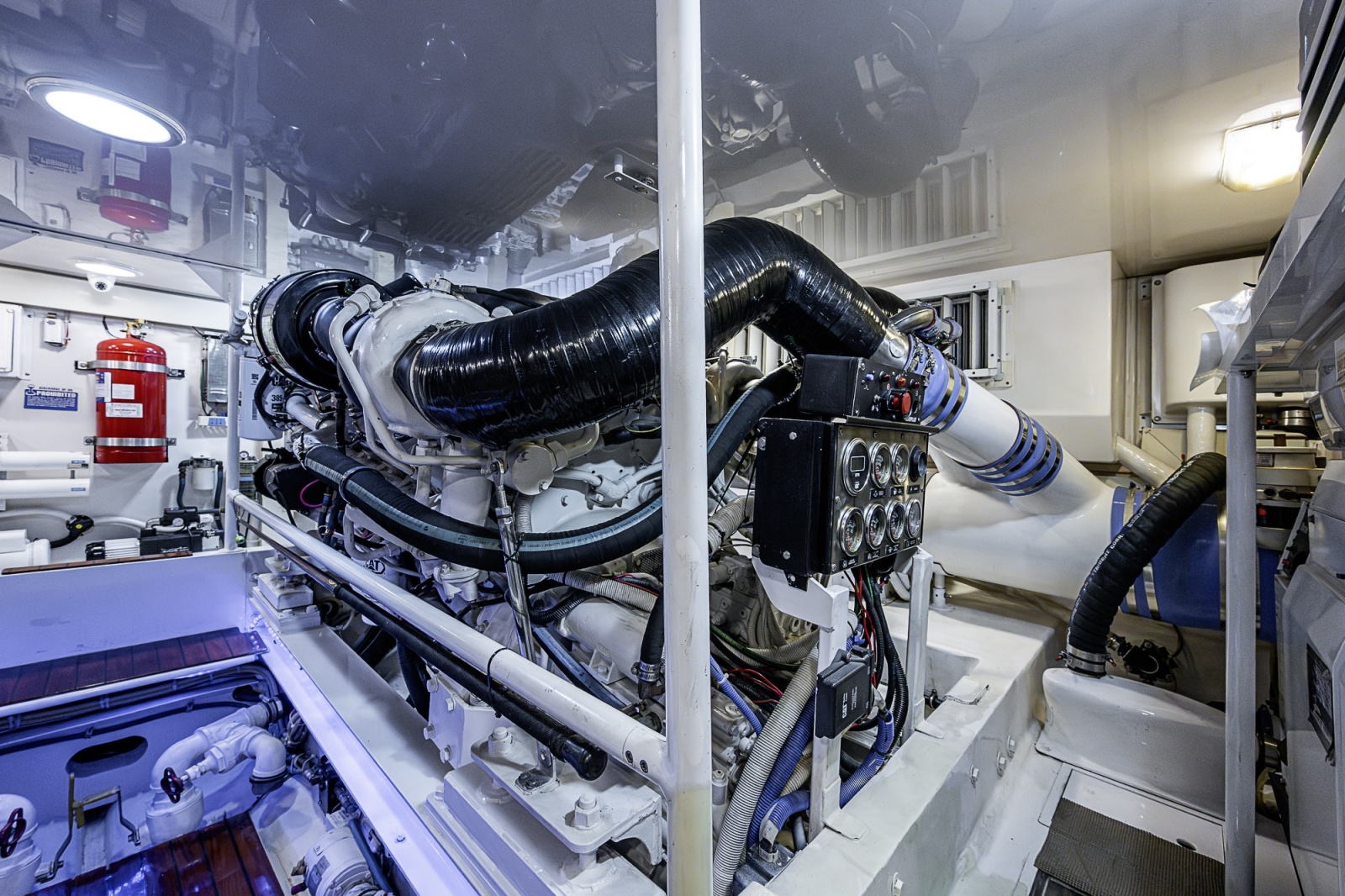 Viking 64 BIG BLUE - Engine Room