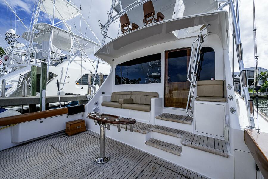 64' 2007 Viking Convertible