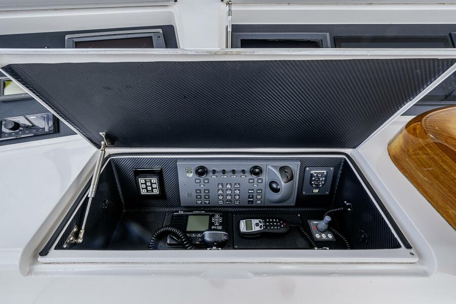 64' 2007 Viking Convertible