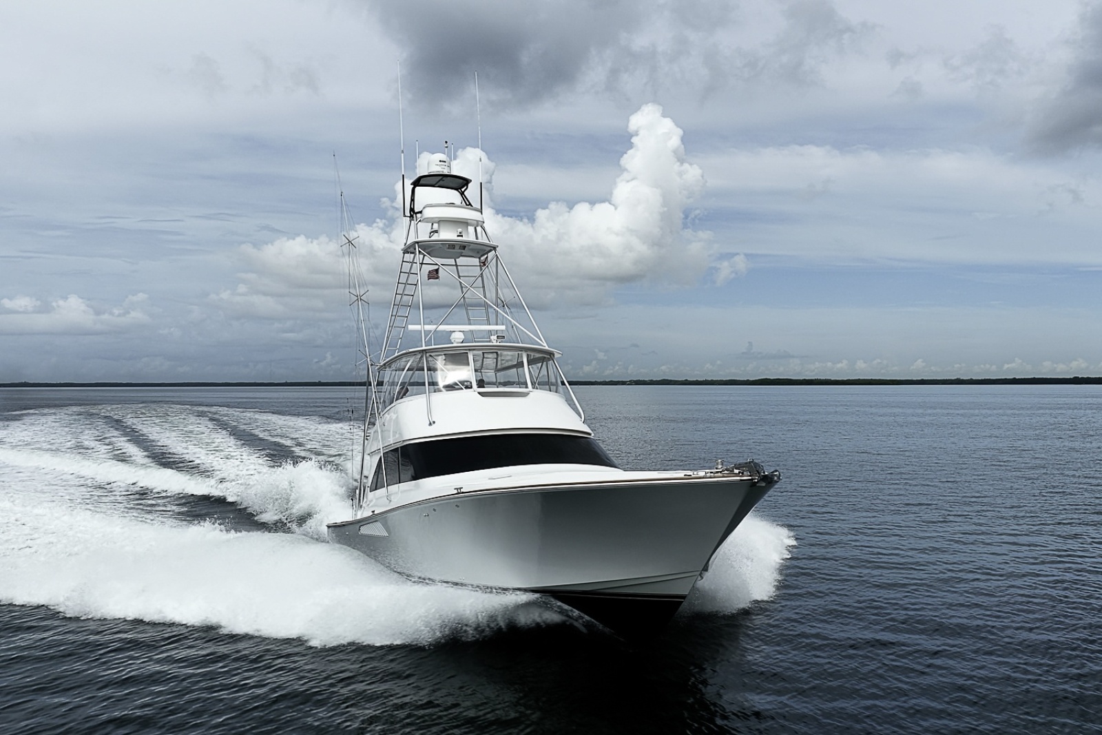 Viking 64 BIG BLUE - Running