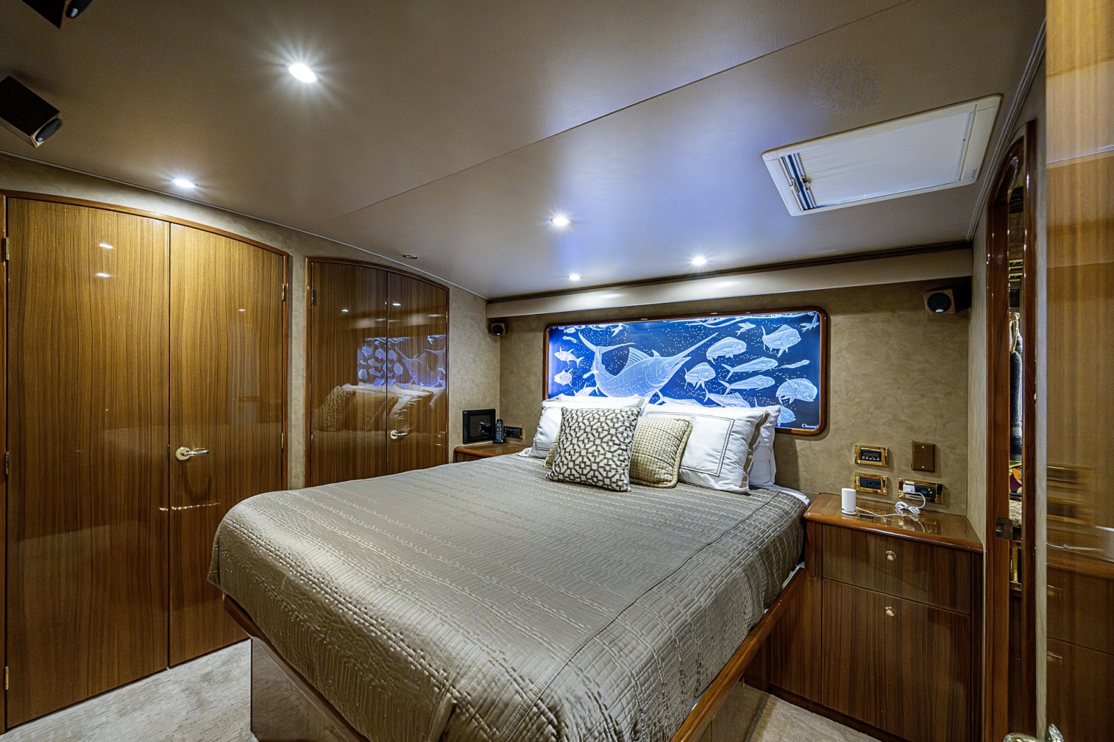 Viking 64 BIG BLUE - Master Stateroom