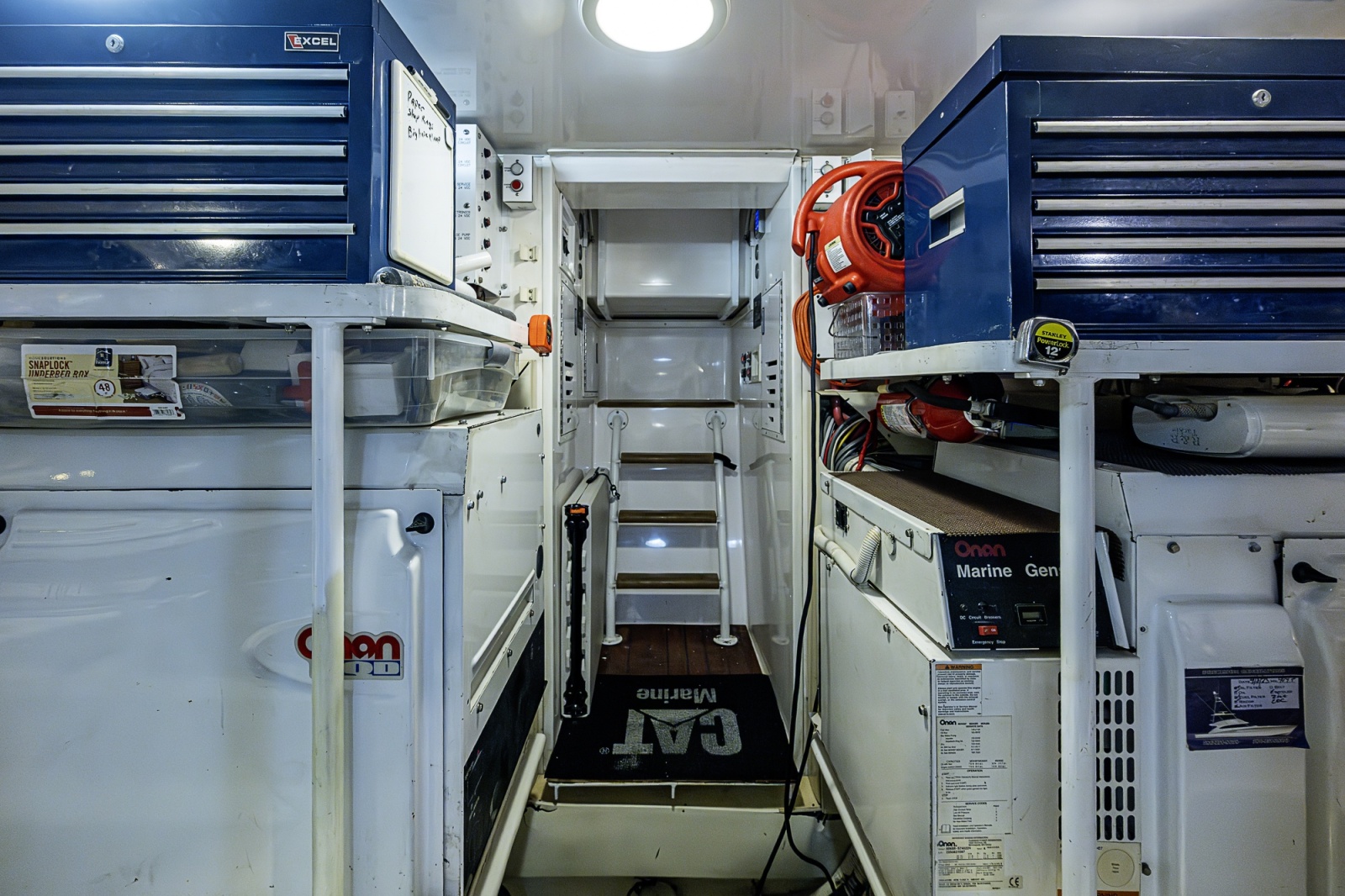 Viking 64 BIG BLUE - Engine Room