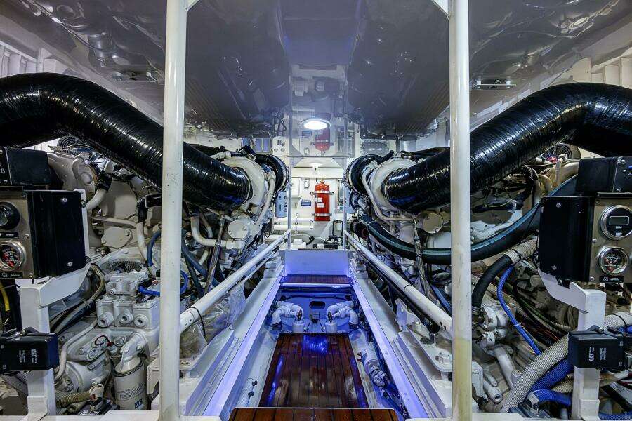 Viking 64 - Big Blue - Engine Room