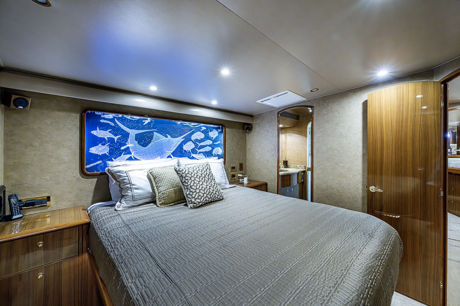 Viking 64 BIG BLUE - Master Stateroom
