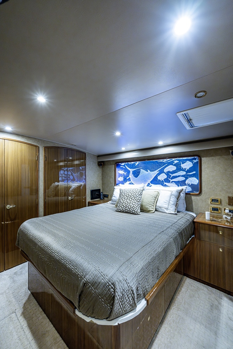 Viking 64 BIG BLUE - Master Stateroom