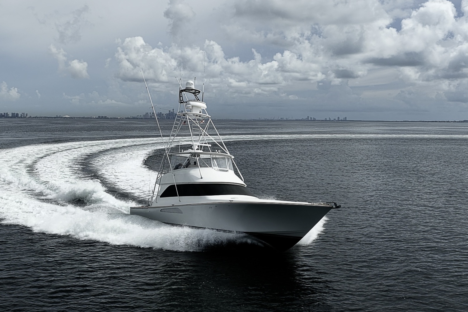 Viking 64 BIG BLUE - Running
